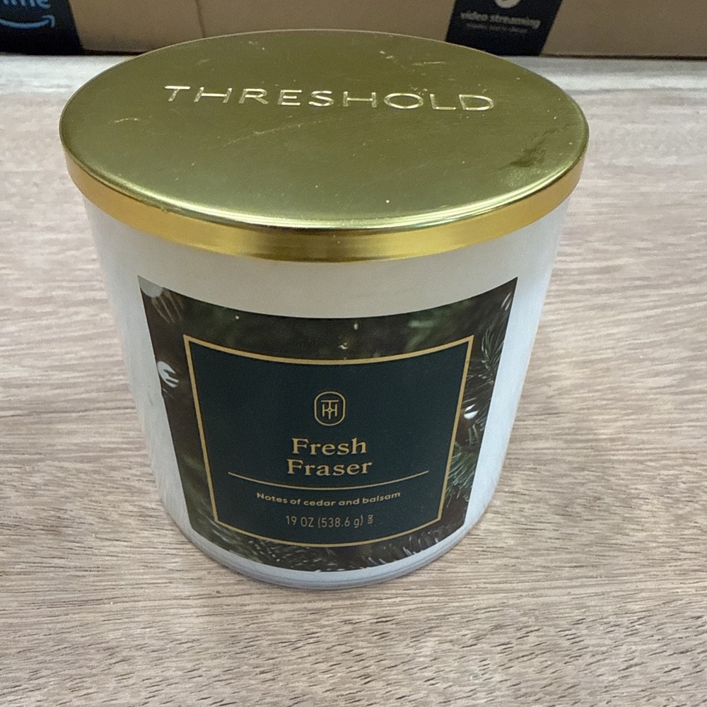 Threshold Fresh Fraser Candle 19oz‎